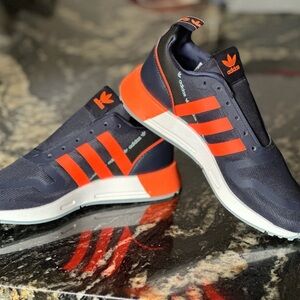 NWOT Men’s Adidas Sneaker Size 7